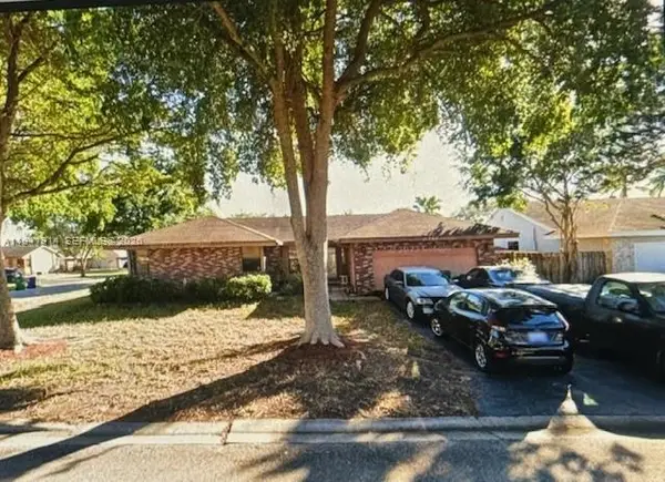 11202 NW 44th St, Coral Springs, FL 33065