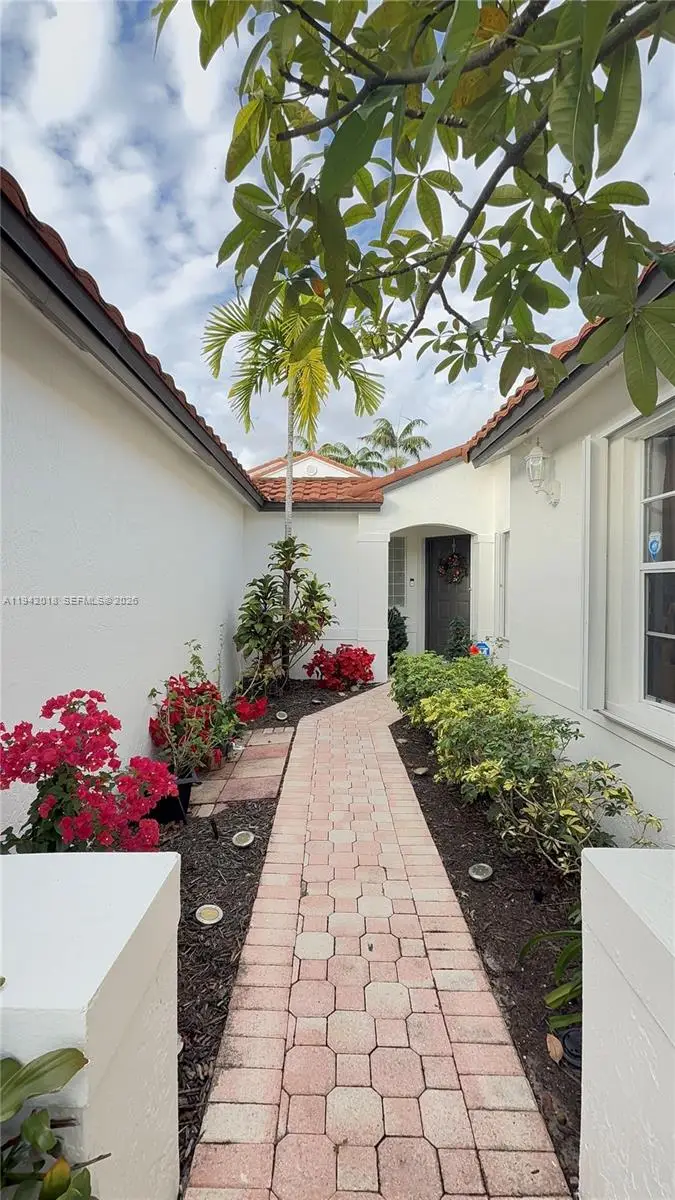 17225 NW 7th St, Pembroke Pines, FL 33029 - Image #2
