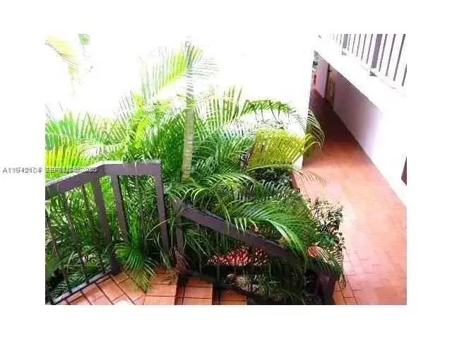 9421 Fontainebleau Blvd #204, Miami, FL 33172 - #2