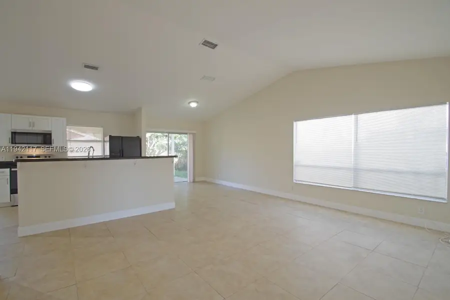7525 SW 7th Pl, North Lauderdale, FL 33068 - Image #2