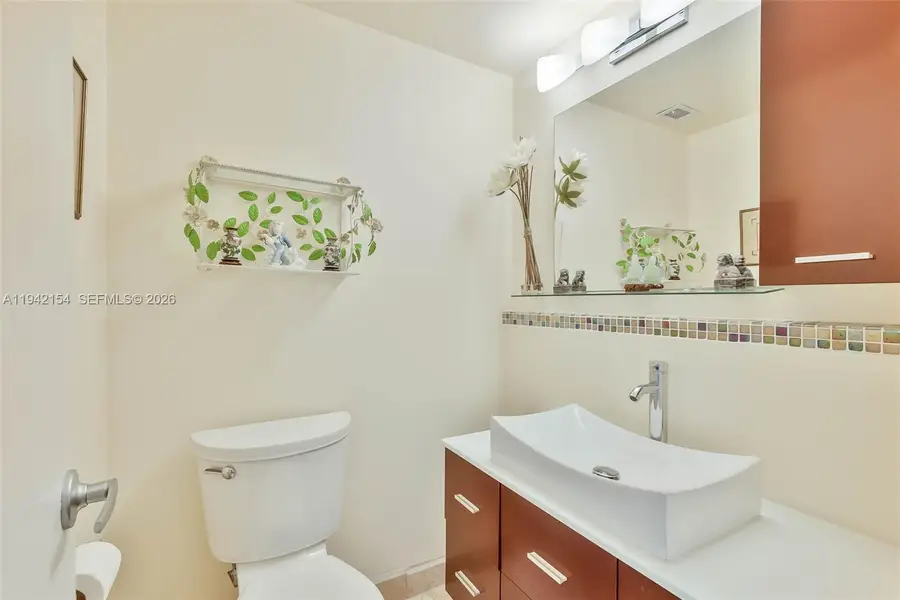 500 Bayview Dr #617, Sunny Isles Beach, FL 33160 - Image #3