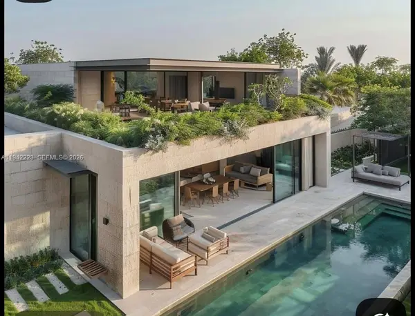 811 86th St, Miami Beach, FL 33141