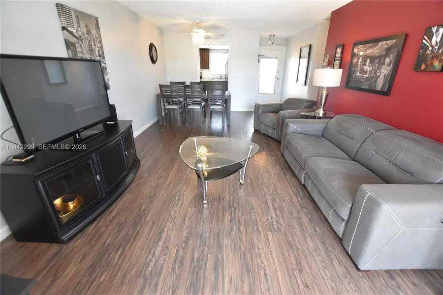 2852 W Crosley Drive #G, West Palm Beach, FL 33415 - Image #2