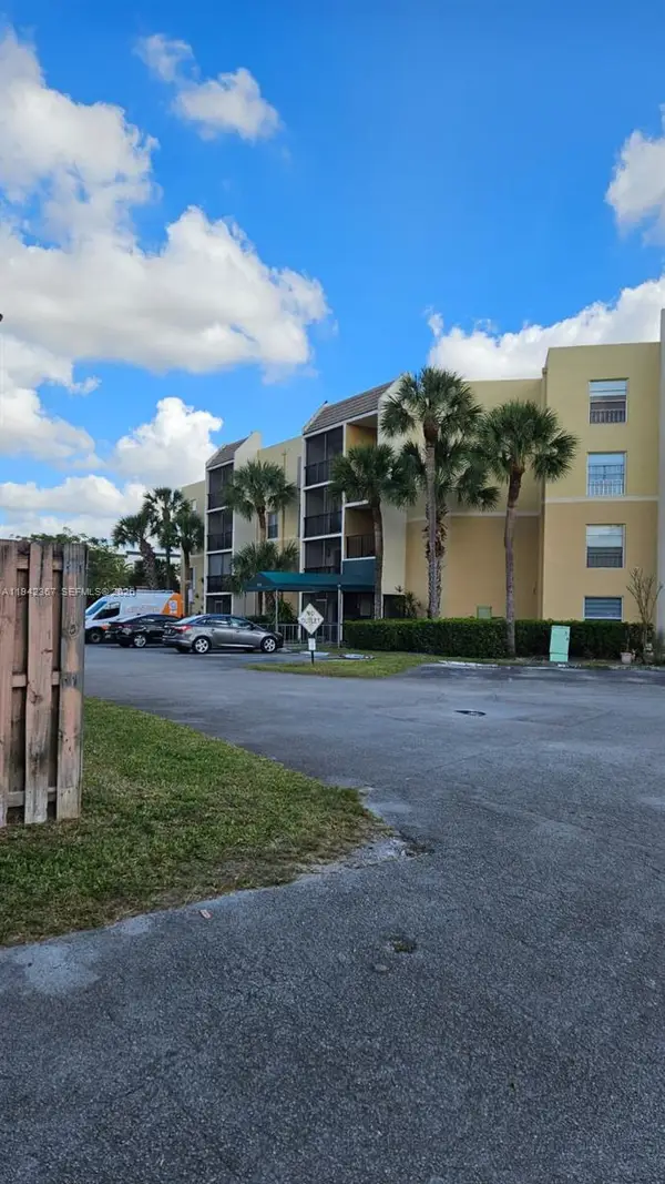 8005 Lake Dr #201, Doral, FL 33166