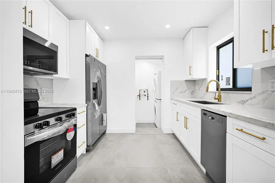 2261 SW 26th St, Miami, FL 33133 - Image #3