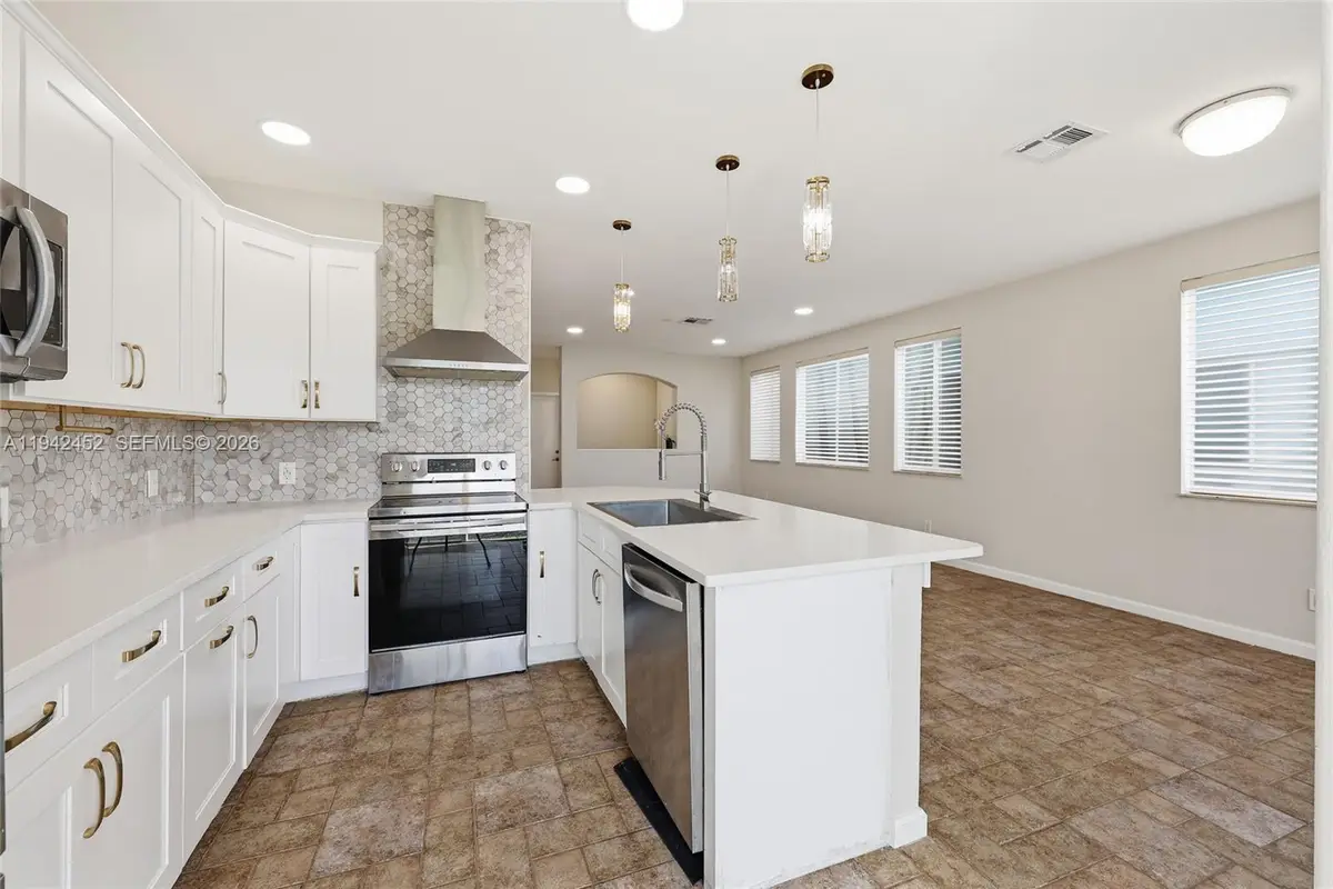 3059 Laurel Ridge Cir, Riviera Beach, FL 33404 - Image #1