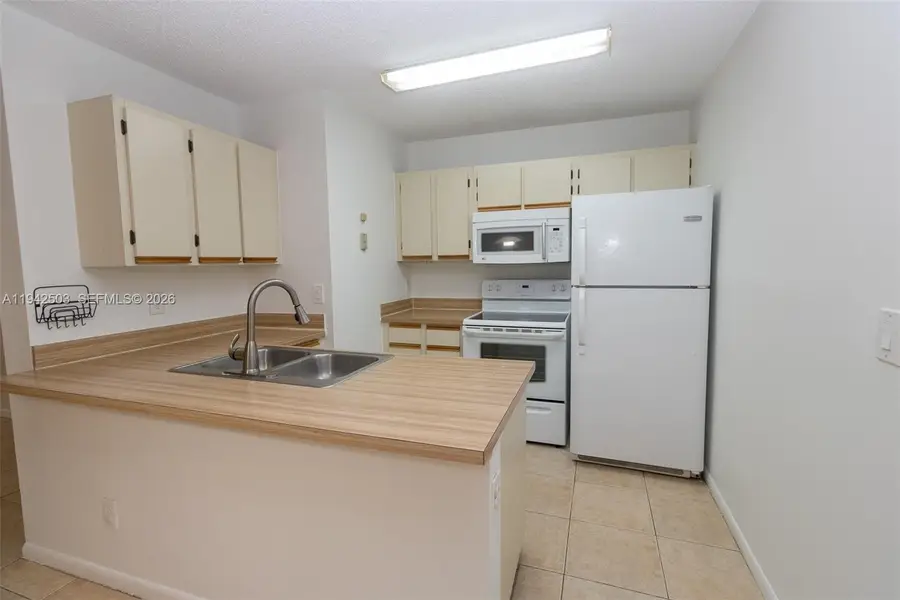 18328 NW 68th Ave #P, Hialeah, FL 33015 - Image #2