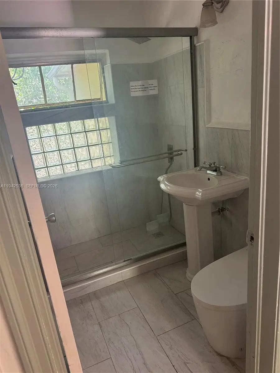 12110 NE 11th Pl, North Miami, FL 33161 - Image #2