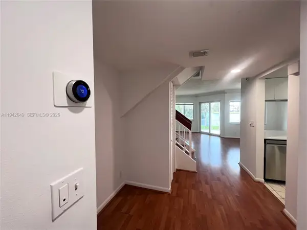 7852 NW 7th Ct, Plantation, FL 33324