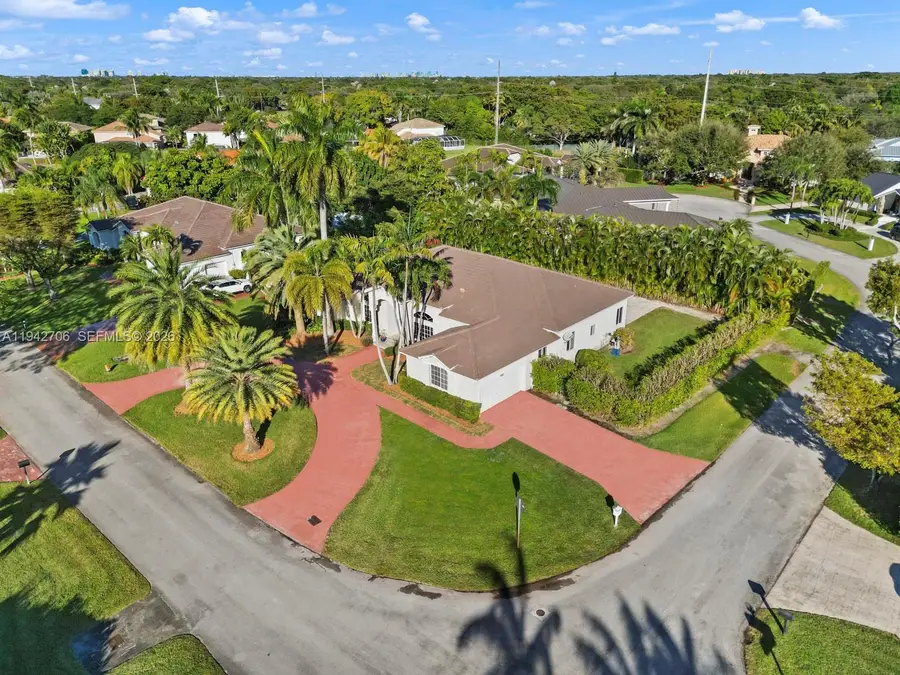 8945 SW 162nd Ter, Palmetto Bay, FL 33157 - Image #3