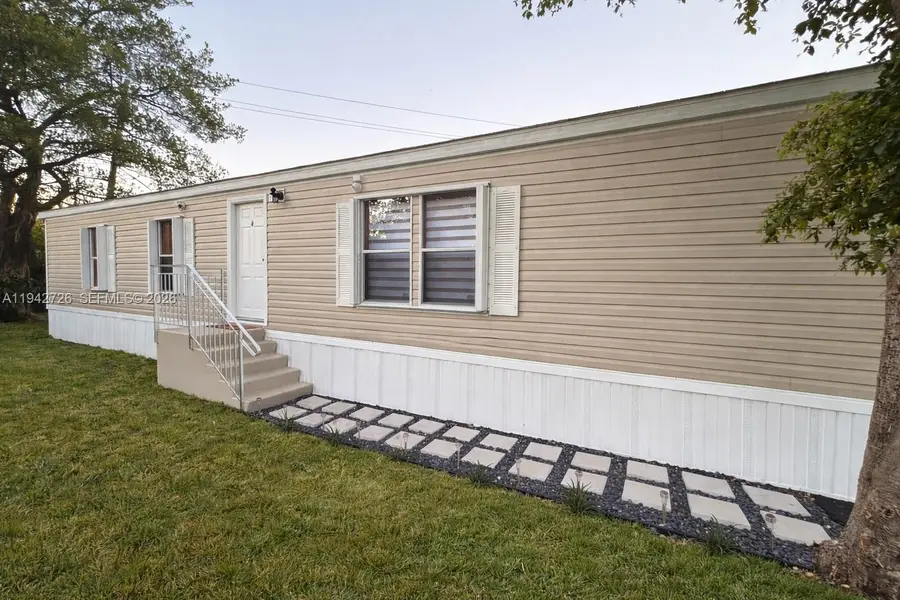 2108 8th Ave N, Lake Worth, FL 33461 - Image #3