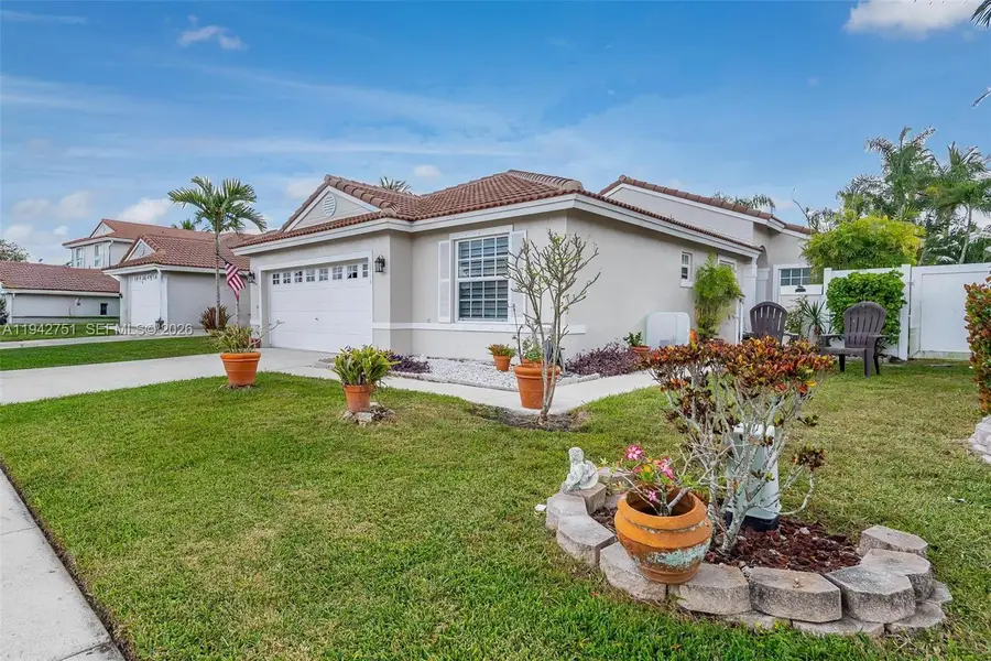 18916 NW 10th St, Pembroke Pines, FL 33029 - Image #2
