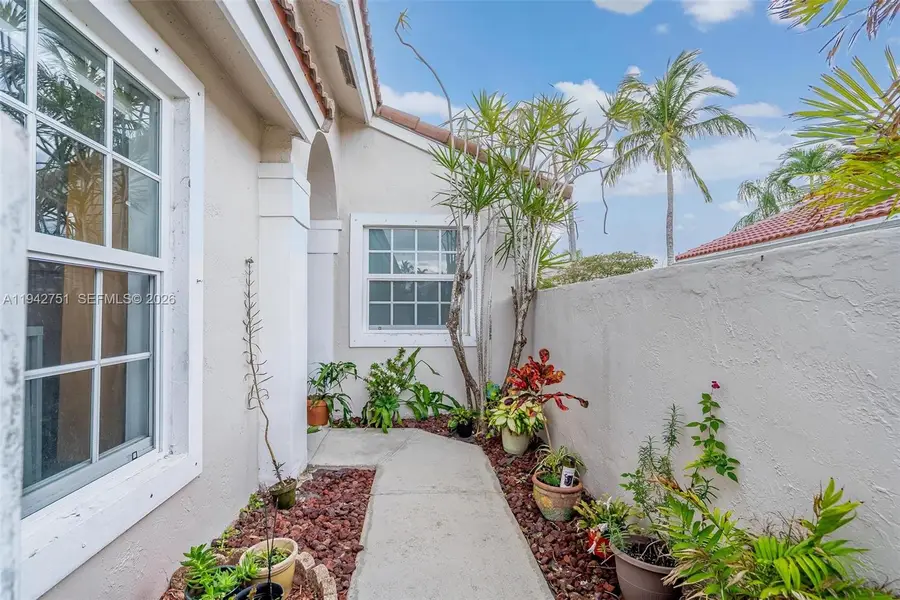 18916 NW 10th St, Pembroke Pines, FL 33029 - Image #3