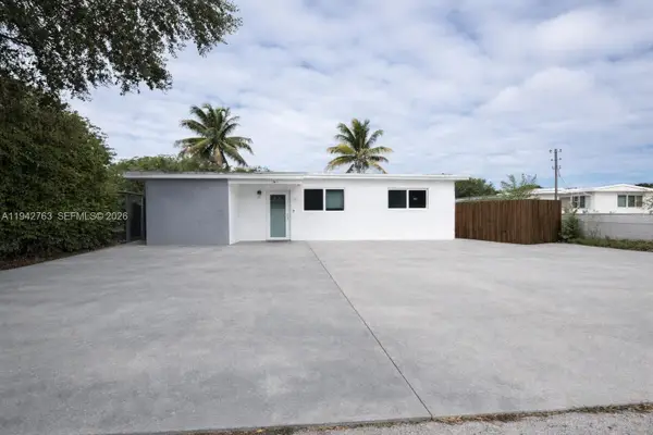 6305 Hayes St, Hollywood, FL 33024