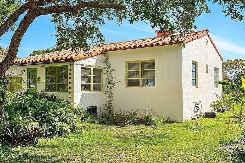 1601 N 16th Ct, Hollywood, FL 33020 - Image #1