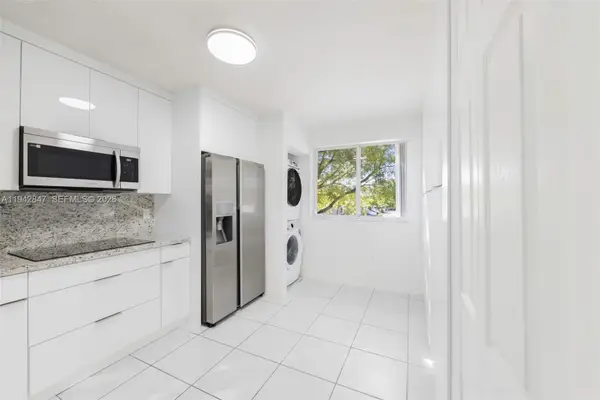 7205 NW 173rd Dr #608-6, Hialeah, FL 33015