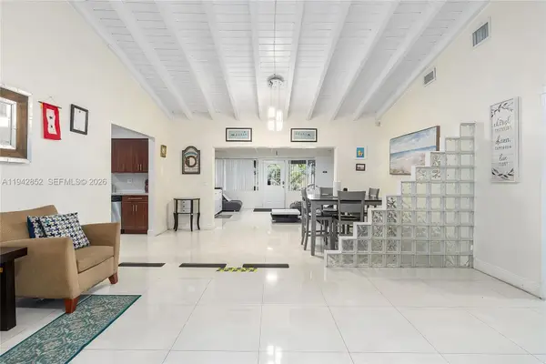 13521 NE 1st Ave, Miami, FL 33161