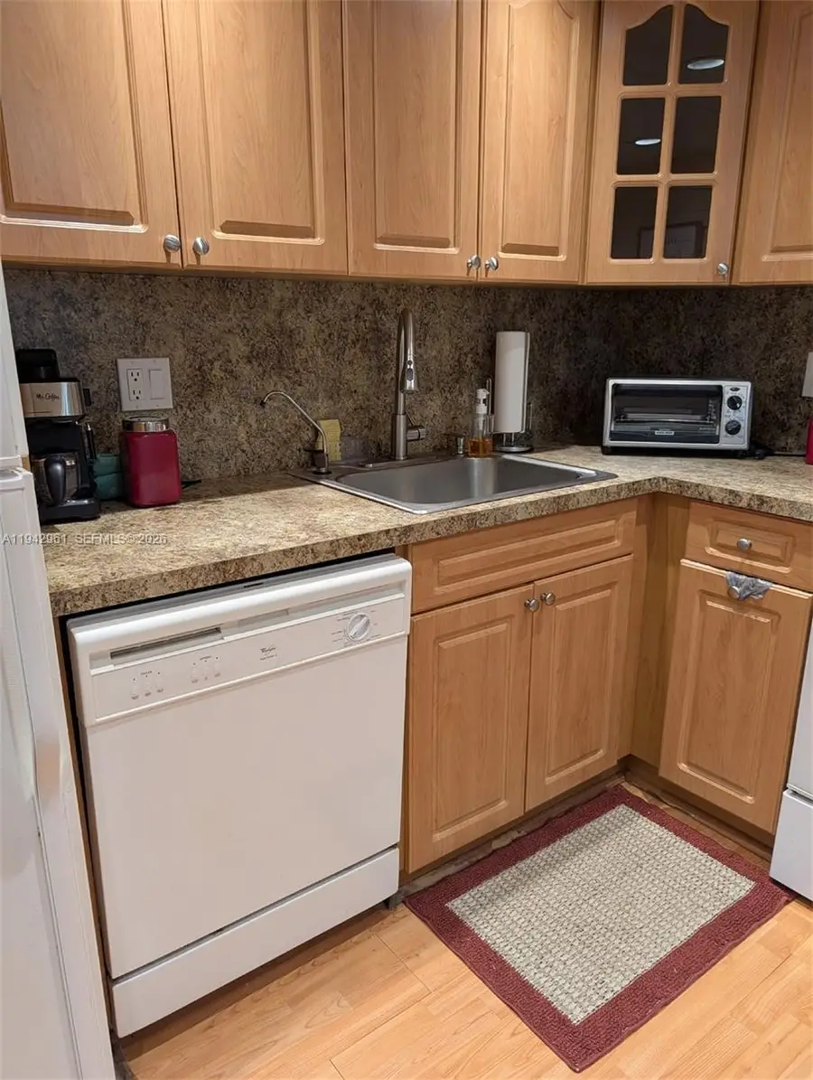 900 Saint Charles Pl #L6, Pembroke Pines, FL 33026 - Image #3