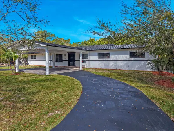 7695 SW 142nd St, Palmetto Bay, FL 33158