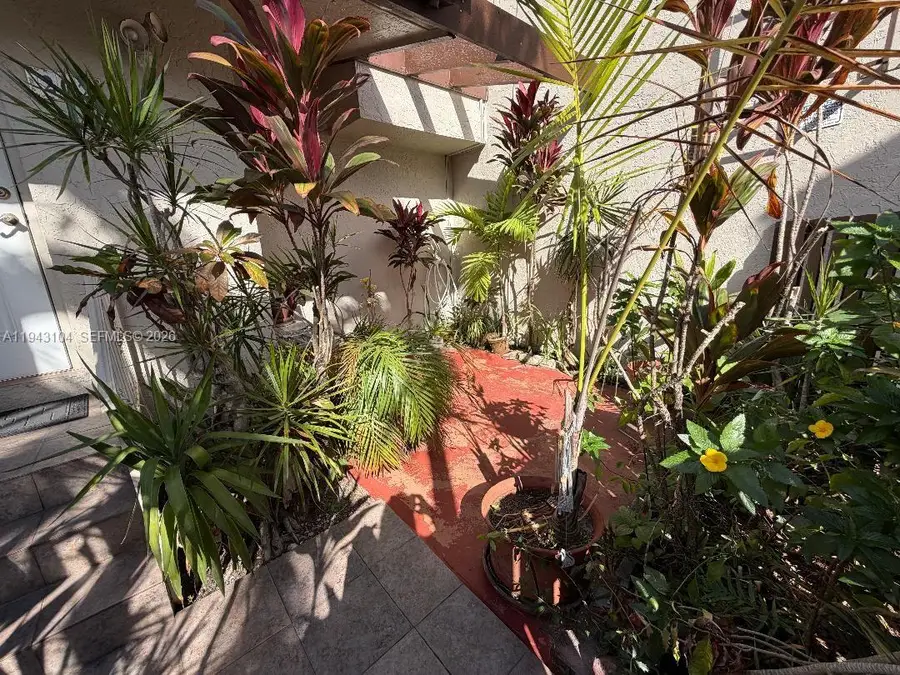 10296 NW 9th St Cir #202, Miami, FL 33172 - Image #2