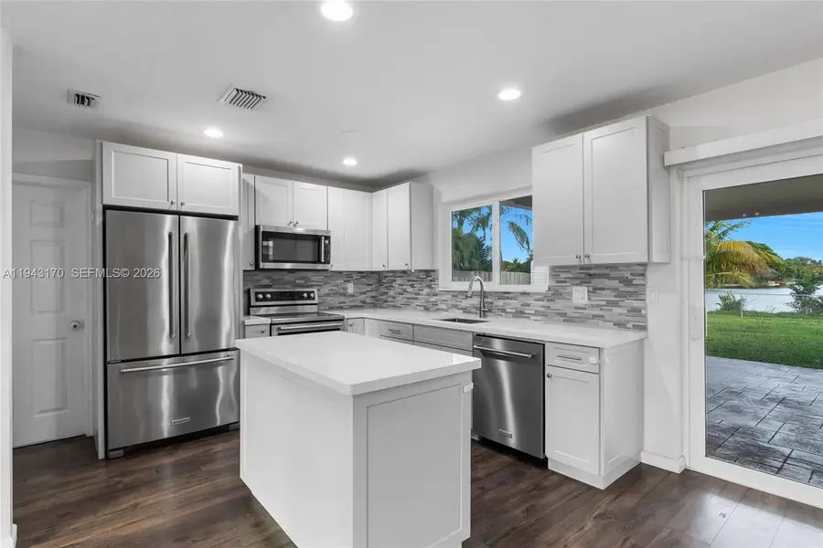 1301 NW 87th Way, Pembroke Pines, FL 33024 - Image #3