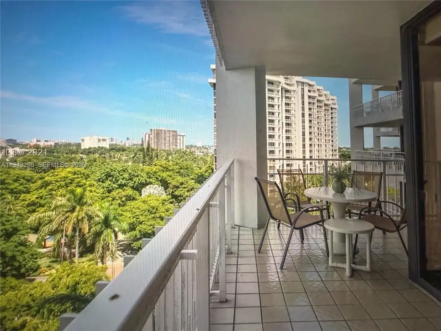 2000 Towerside Ter #1005, Miami, FL 33138 - Image #3