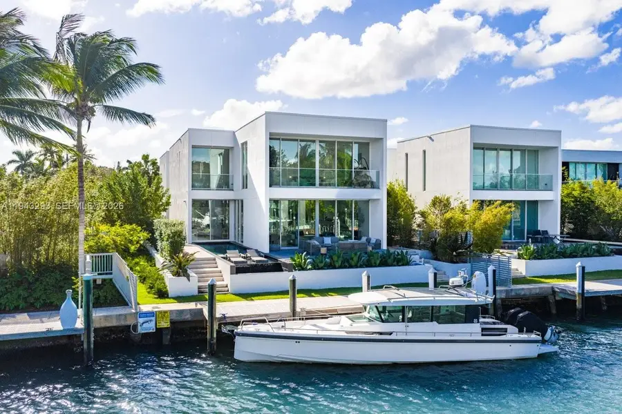 1011 W 48th St, Miami Beach, FL 33140 - Image #2