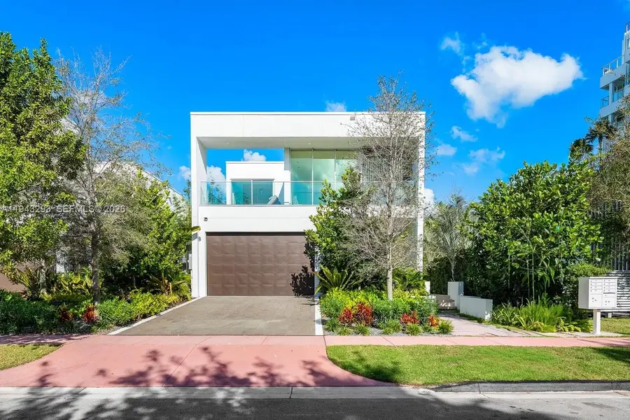 1011 W 48th St, Miami Beach, FL 33140 - Image #3