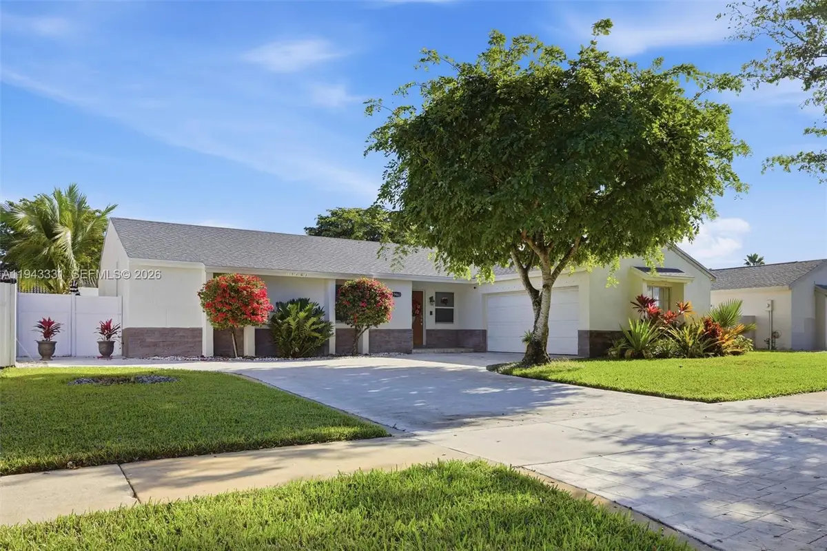 19463 NW 62nd Pl, Hialeah, FL 33015 - Image #1