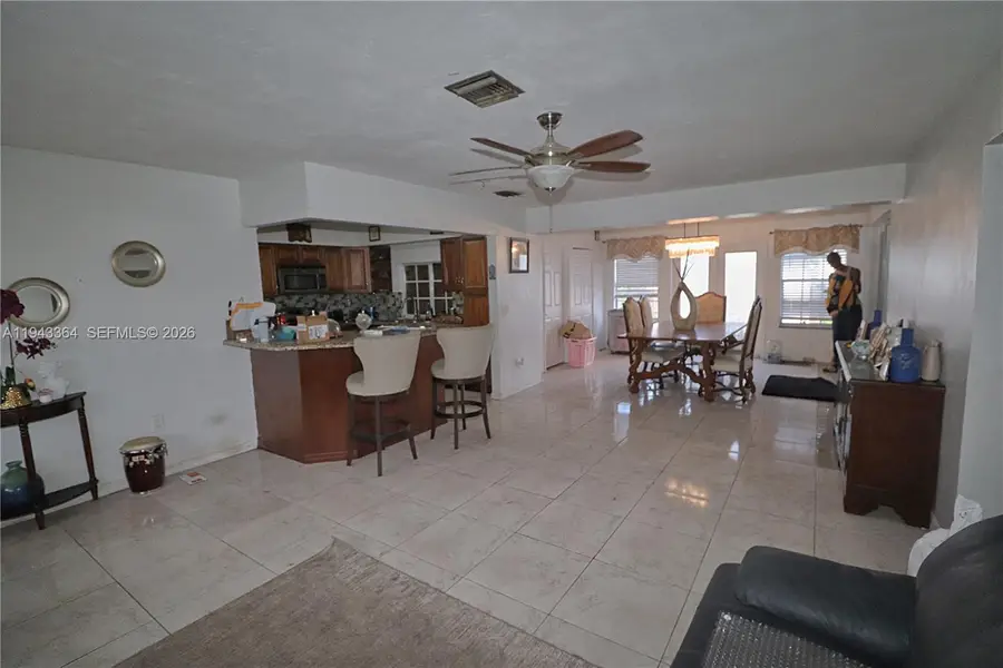 8571 NW 10th St, Pembroke Pines, FL 33024 - Image #2