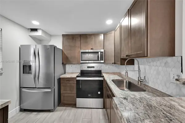 2850 Somerset Dr #105L, Lauderdale Lakes, FL 33311