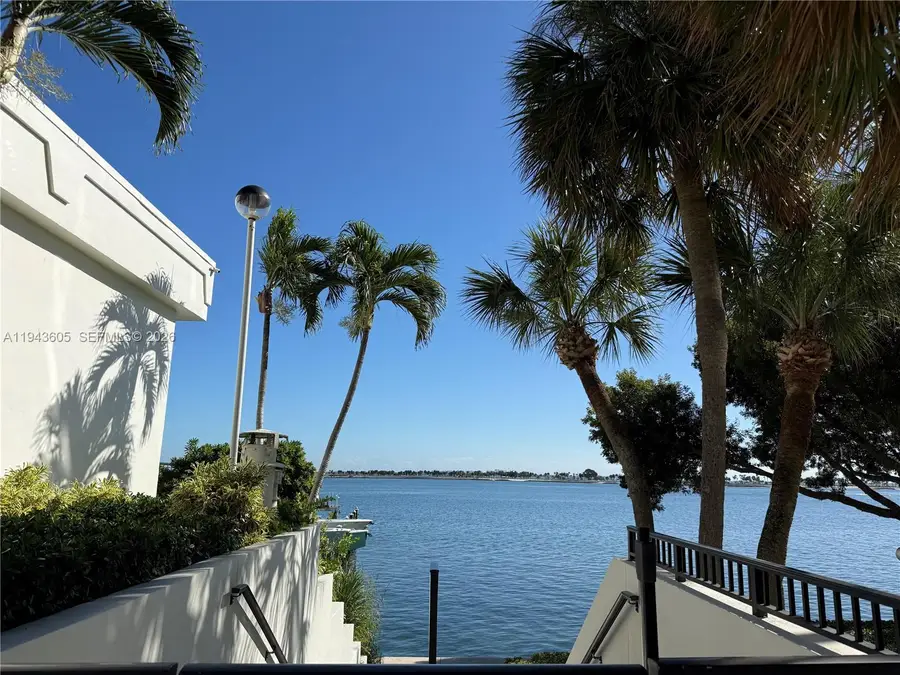 1925 Brickell Ave #1403, Miami, FL 33129 - Image #3