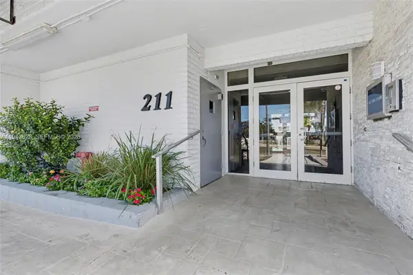 211 S Ocean Dr #205, Hollywood, FL 33019