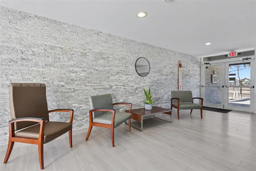 211 S Ocean Dr #205, Hollywood, FL 33019 - Image #2