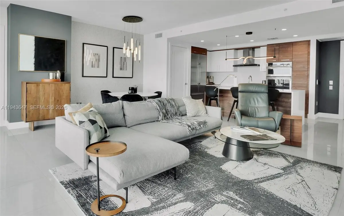 100 E Las Olas Blvd #2802, Fort Lauderdale, FL 33301 - Image #1