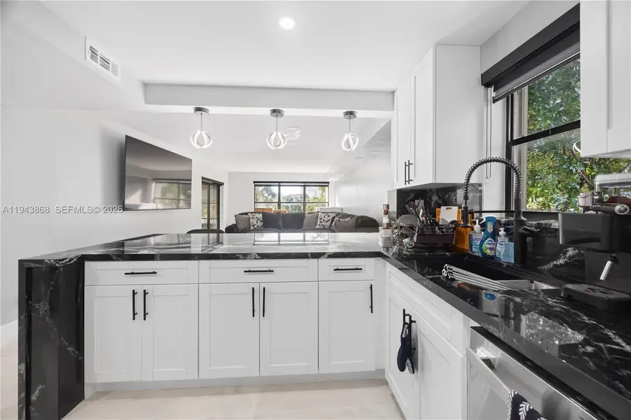 2302 S Cypress Bend Dr #306, Pompano Beach, FL 33069 - Image #3