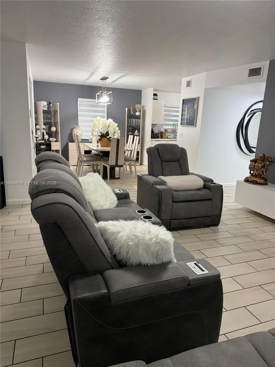 2762 NW 9th Ct, Fort Lauderdale, FL 33311 - Image #3