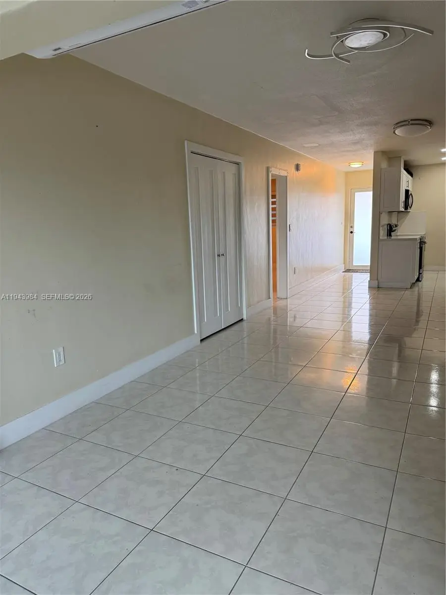 300 NE 191st St #219, Miami, FL 33179 - Image #3