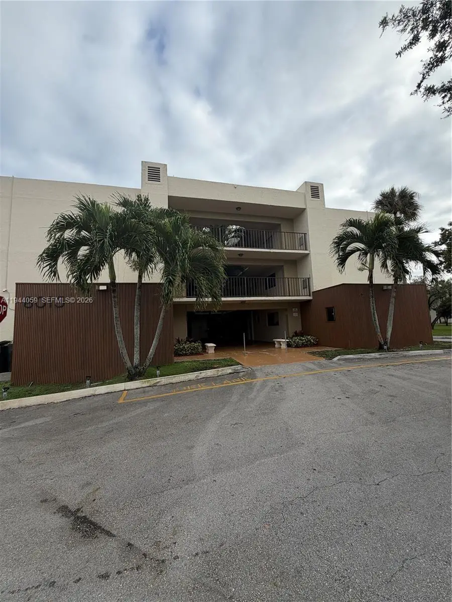 8015 SW 107th Ave #213, Miami, FL 33173 - Image #1