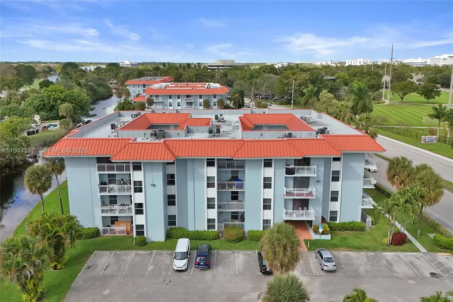 505 S Pine Island Rd #405B, Plantation, FL 33324 - Image #2
