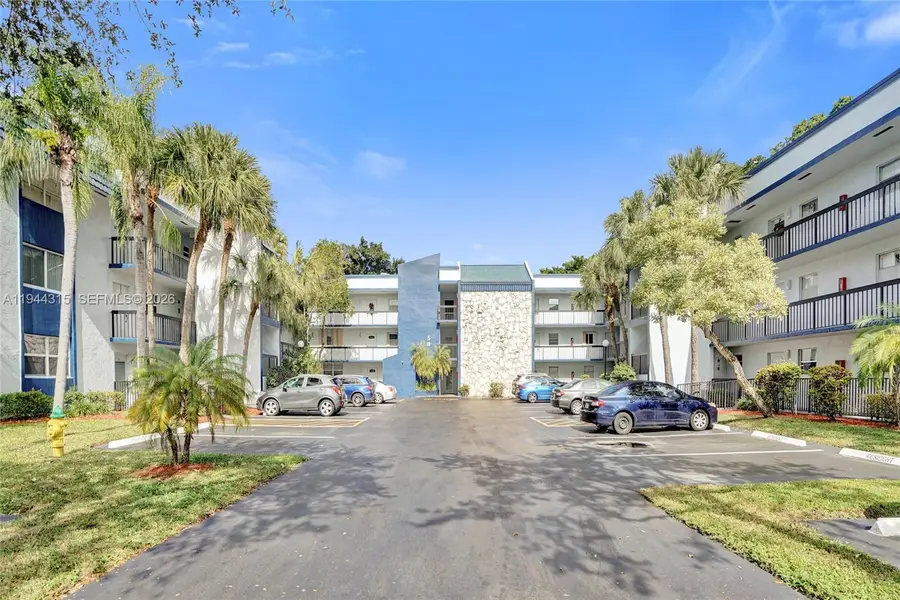 3180 Holiday Springs Blvd #5-109, Margate, FL 33063 - Image #2