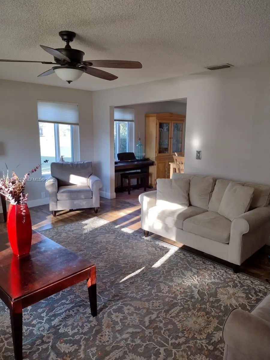 14531 Hickory Ct, Davie, FL 33325 - Image #3