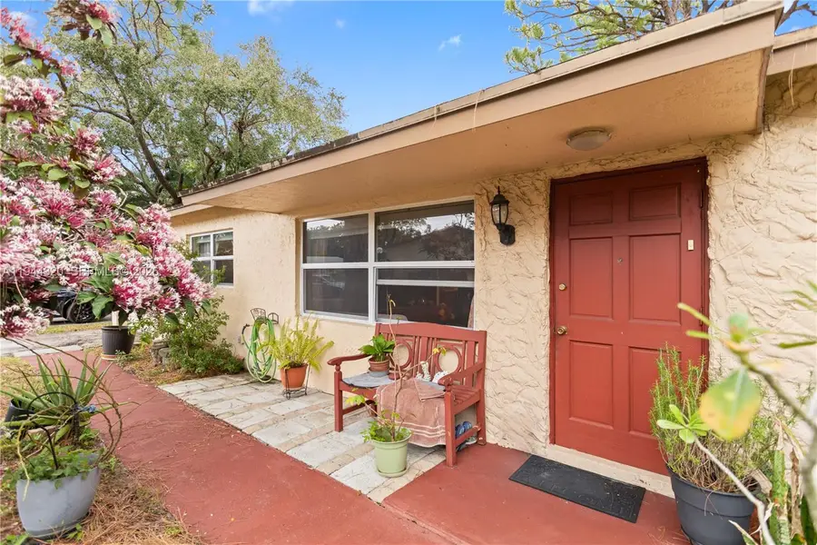 412 SW Natura Ave, Deerfield Beach, FL 33441 - #2