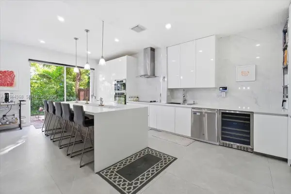 11372 NW 72nd Ter, Doral, FL 33178