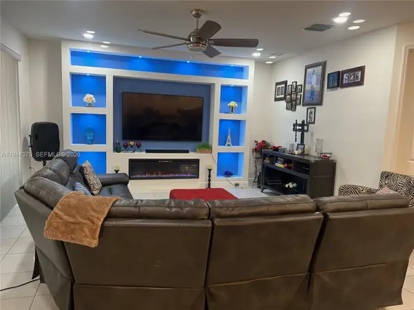 3855 Carrick Bend Dr, Kissimmee, FL 34746