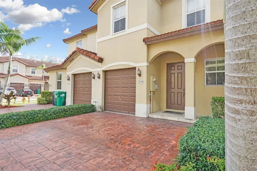 1048 NE 208th St, Miami, FL 33179 - Image #2