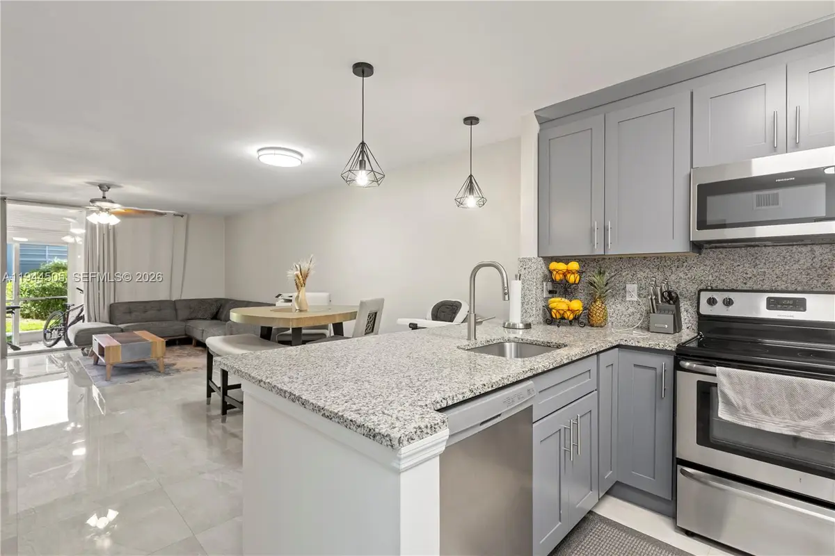 400 SE 10th St #103, Deerfield Beach, FL 33441 - Image #1