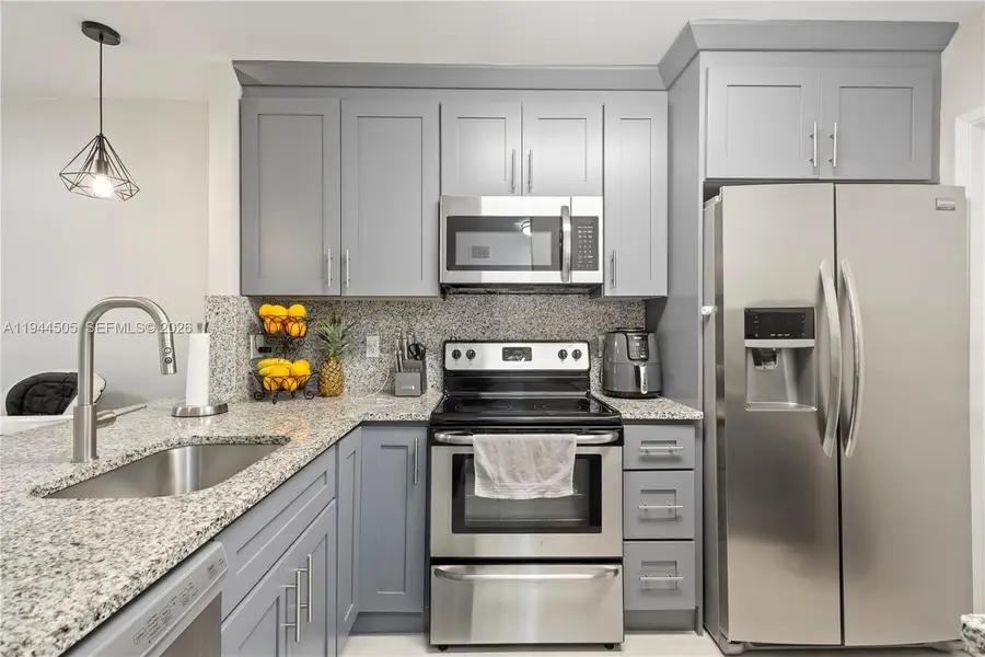 400 SE 10th St #103, Deerfield Beach, FL 33441 - Image #2