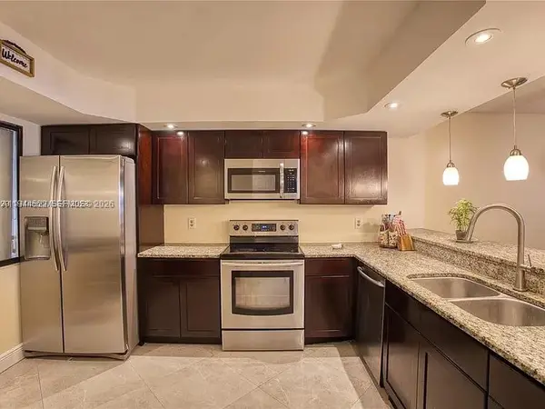 8010 Hampton Blvd #208, North Lauderdale, FL 33068