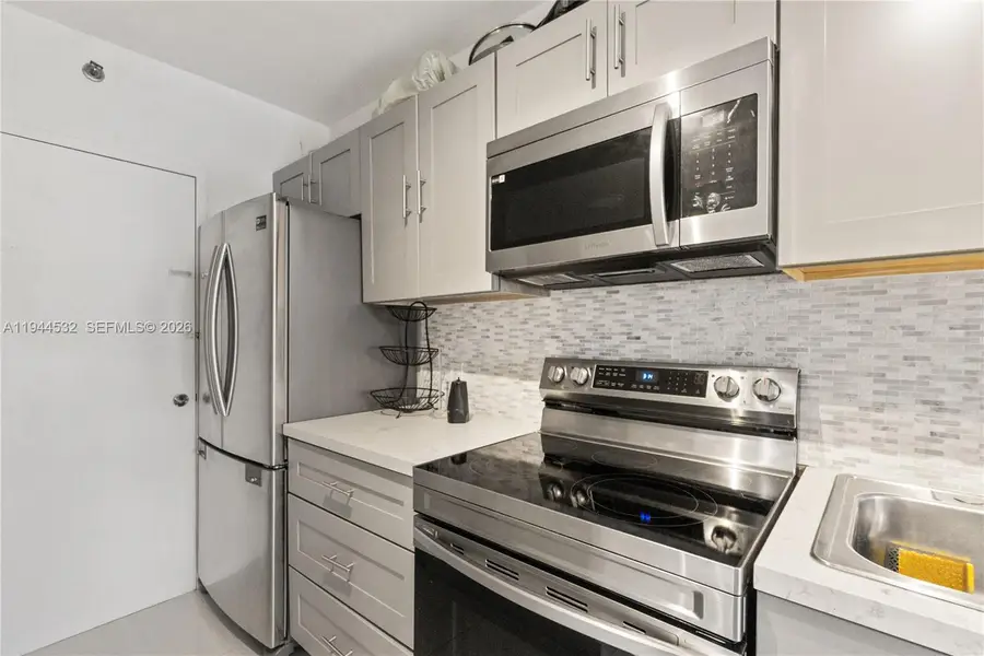 100 Lincoln Rd #501, Miami Beach, FL 33139 - Image #3